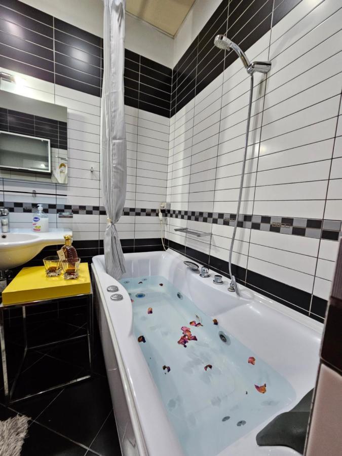 Center Apartment Easy_Luxury Tiran Dış mekan fotoğraf